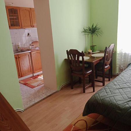 Apartament Kolo Dworcu แชมิตช์ ภายนอก รูปภาพ
